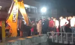 परिजनों से हुई कहासुनी के बाद नाले में कूदा कबाड़ी- ऐसे चला पता परिजनों से हुई कहासुनी के बाद नाले में कूदा कबाड़ी- ऐसे चला पता