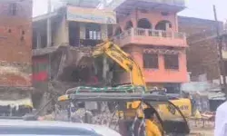 सोनू बनकर रेप व मर्डर- सिकंदर के घर पर चला बुलडोजर