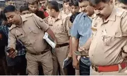 बहू का सिर धड़ से अलग कर थाने पहुंचा बोला ससुर- इसलिए मार... बहू का सिर धड़ से अलग कर थाने पहुंचा बोला ससुर- इसलिए मार...