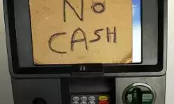 कैश का टोटा- कैसे मनेगी ईद- एटीएम दर एटीएम भटक रहे लोग कैश का टोटा- कैसे मनेगी ईद- एटीएम दर एटीएम भटक रहे लोग