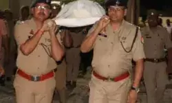 बेचैनी होने पर अस्पताल ले जाई गई दरोगा की चली गई जान-SSP ने दिया कंधा बेचैनी होने पर अस्पताल ले जाई गई दरोगा की चली गई जान-SSP ने दिया कंधा