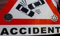 दो कारों की हुई भीडन्त में, तीन लोगों की मौत- मचा हड़कंप दो कारों की हुई भीडन्त में, तीन लोगों की मौत- मचा हड़कंप