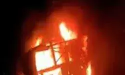 बस में लगी आग 25 यात्रियों की जलकर मौत- मचा कोहराम बस में लगी आग 25 यात्रियों की जलकर मौत- मचा कोहराम