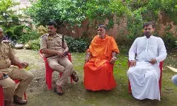 हुआ असर- हाईवे पर मुस्लिमो के होटलों से उतरने लगे हिंदू नामों के बोर्ड