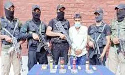 पुलिस ने लश्कर के सहयोगी को किया गिरफ्तार, परफ्यूम आईईडी बरामद.... पुलिस ने लश्कर के सहयोगी को किया गिरफ्तार, परफ्यूम आईईडी बरामद....