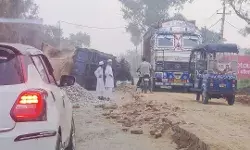 लोनिवि की मेहरबानी से भैंसी में लगा जाम- खतौली के लोग मेरठ.... लोनिवि की मेहरबानी से भैंसी में लगा जाम- खतौली के लोग मेरठ....