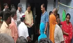 आसमान से गिरी बिजली 6 लोगों के साथ ले गई एक भैंस की जान