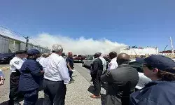 जहाज में लगी भीषण आग , 2 दमकलकर्मियों की मौत- 5 घायल