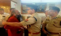 ज्वेलर्स की दुकान में दिनदहाड़े डकैती- 20 मिनट मचा तांडव