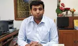 सुधर नहीं रही आदत- फिर मिले अफसर गैर हाजिर- डीएम नाराज सुधर नहीं रही आदत- फिर मिले अफसर गैर हाजिर- डीएम नाराज