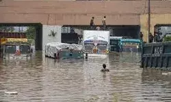 कई इलाके हुए जलमग्न तो सरकार ने संडे तक स्कूल कॉलेज कर दिए बंद