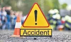 ट्रैक्टर की चपेट में आने से हुई बाईक सवार मां-बेटी की मौत ट्रैक्टर की चपेट में आने से हुई बाईक सवार मां-बेटी की मौत