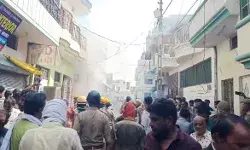 मां बहन को गंडासे से काटकर पिता को किया जख्मी- पुलिस पर एसिड अटैक मां बहन को गंडासे से काटकर पिता को किया जख्मी- पुलिस पर एसिड अटैक