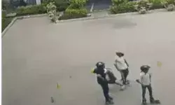 खुद को spider-man साबित करने को स्कूल की छत से कूदा छात्र