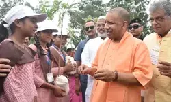 बोले योगी- डबल इंजन की सरकार भ्रष्टाचारियों के लिए महाकाल