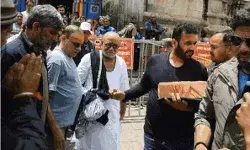 प्रतिबंध के बावजूद केदारनाथ मंदिर में फोटोग्राफी- ऐसे छूटा पीछा