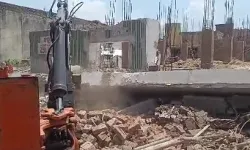 ताश के पत्तों की तरह गिरी सिनेमा हॉल की दीवार- दो लोगों की मौत..