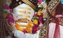 भगवान शिव के साथ युवती ने ऐसे रचाई शादी- रथ पर निकाली बारात