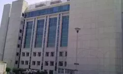 मरीज का डॉक्टर पर चाकू से हमला- गर्दन पर किया वार हाथ से रोका