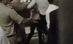 कोर्ट में वकील और मुवक्किल के बीच घमासान- एक दूसरे पर लात घूंसे कोर्ट में वकील और मुवक्किल के बीच घमासान- एक दूसरे पर लात घूंसे