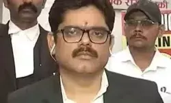 माफिया अतीक अहमद के वकील को पुलिस ने लिया.. माफिया अतीक अहमद के वकील को पुलिस ने लिया..