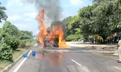 सड़क के बीचो-बीच तेल से भरे टैंकर में लगी आग फिर..