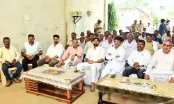 मंत्री कपिलदेव ने ग्रामीणों के साथ सुनी पीएम मोदी की मन की बात मंत्री कपिलदेव ने ग्रामीणों के साथ सुनी पीएम मोदी की मन की बात