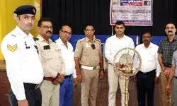 होली चाइल्ड में स्टूडेंट्स को किया सड़क सुरक्षा के प्रति सचेत