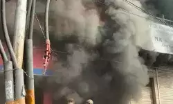 यूनियन बैंक में कागजात व अन्य सामान राख- आसपास में दहशत यूनियन बैंक में कागजात व अन्य सामान राख- आसपास में दहशत