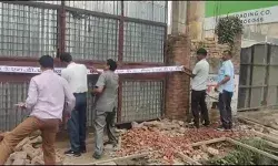 अवैध निर्माण पर MDA ने की कार्रवाई - लगाई गई सील अवैध निर्माण पर MDA ने की कार्रवाई - लगाई गई सील