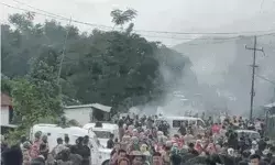 भीड़ का पुलिस चौकी पर हमला- 1 पुलिसकर्मी की मौत- सुरक्षाबलों ने.. भीड़ का पुलिस चौकी पर हमला- 1 पुलिसकर्मी की मौत- सुरक्षाबलों ने..