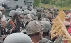 हिंसा का नंगा नाच जारी- गोलीबारी आगजनी में तीन की मौत हिंसा का नंगा नाच जारी- गोलीबारी आगजनी में तीन की मौत