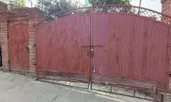 पूर्व सीएम घर में नजरबंद- कई अन्य पीडीपी नेता लिए हिरासत में पूर्व सीएम घर में नजरबंद- कई अन्य पीडीपी नेता लिए हिरासत में