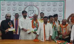 अपना दल के राष्ट्रीय महासचिव ने समर्थको संग थामा कांग्रेस का हाथ-बोले.