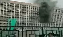 दिल्ली एम्स के इमरजेंसी वार्ड के समीप लगी आग- मरीजों से कराया खाली