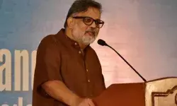 भारत छोड़ो आंदोलन की बरसी पर महात्मा गांधी के परपोते को किया अरेस्ट