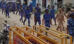 कांवड़ यात्रा को लेकर अलर्ट- घरों की छतों पर पुलिस- तलाशे ईट पत्थर कांवड़ यात्रा को लेकर अलर्ट- घरों की छतों पर पुलिस- तलाशे ईट पत्थर