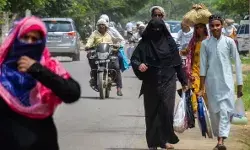 गांव में मुसलमानों के प्रवेश पर रोक- प्रशासन ने दिखाए सख्त तेवर गांव में मुसलमानों के प्रवेश पर रोक- प्रशासन ने दिखाए सख्त तेवर