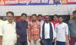 दुस्साहस-दिनदहाड़े हजारों की चोरी- भागता चोर पब्लिक ने दबोचा- खूब की.. दुस्साहस-दिनदहाड़े हजारों की चोरी- भागता चोर पब्लिक ने दबोचा- खूब की..