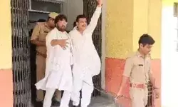 मायावती के जन्मदिन पर गोबर का केक काटने वाले गिरफ्तार