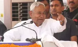 स्वतंत्रता दिवस समारोह में सीएम की सुरक्षा में बड़ी चूक- सामने आया युवक स्वतंत्रता दिवस समारोह में सीएम की सुरक्षा में बड़ी चूक- सामने आया युवक