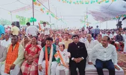 मंत्री कपिलदेव ने वृक्षारोपण कर विजेता खिलाड़ियों को दिया पुरस्कार मंत्री कपिलदेव ने वृक्षारोपण कर विजेता खिलाड़ियों को दिया पुरस्कार