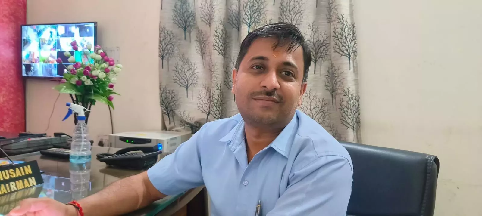 सभासद ने लगाया जीत का चौका - तीन बार खुद और एक बार पत्नी.. सभासद ने लगाया जीत का चौका - तीन बार खुद और एक बार पत्नी..
