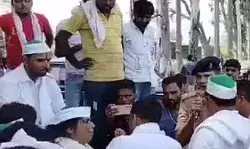 एनएच 58 पर भाकियू तोमर ने लगाया जाम- सीओ खतौली पहुंचे मौके पर एनएच 58 पर भाकियू तोमर ने लगाया जाम- सीओ खतौली पहुंचे मौके पर