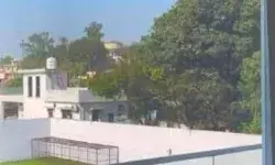 फेमस सिंगर नेहा कक्कड़ के घर में घुसा पानी- कारों ने खूब की तैराकी फेमस सिंगर नेहा कक्कड़ के घर में घुसा पानी- कारों ने खूब की तैराकी