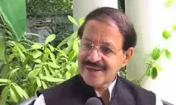 प्रियंका वाराणसी से लडी चुनाव तो PM जाएंगे गुजरात- स्मृति ईरानी.. प्रियंका वाराणसी से लडी चुनाव तो PM जाएंगे गुजरात- स्मृति ईरानी..