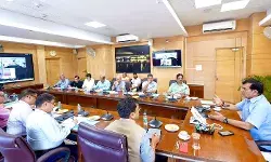 विद्युत आपूर्ति और बिल वसूली को दें सर्वाेच्च प्राथमिकता- ऊर्जा मंत्री विद्युत आपूर्ति और बिल वसूली को दें सर्वाेच्च प्राथमिकता- ऊर्जा मंत्री