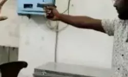 रंगदारी नहीं देने पर दफ्तर में घुसकर अफसर पर तानी पिस्टल