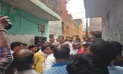 बरेली में कांवड़ यात्रा को लेकर तनाव- जोगी नवादा से निकालने पर अड़े लोग बरेली में कांवड़ यात्रा को लेकर तनाव- जोगी नवादा से निकालने पर अड़े लोग