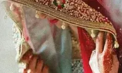 सुहागरात के बाद मायके आई दुल्हन ने प्रेमी के साथ किया ऐसा काम सुहागरात के बाद मायके आई दुल्हन ने प्रेमी के साथ किया ऐसा काम